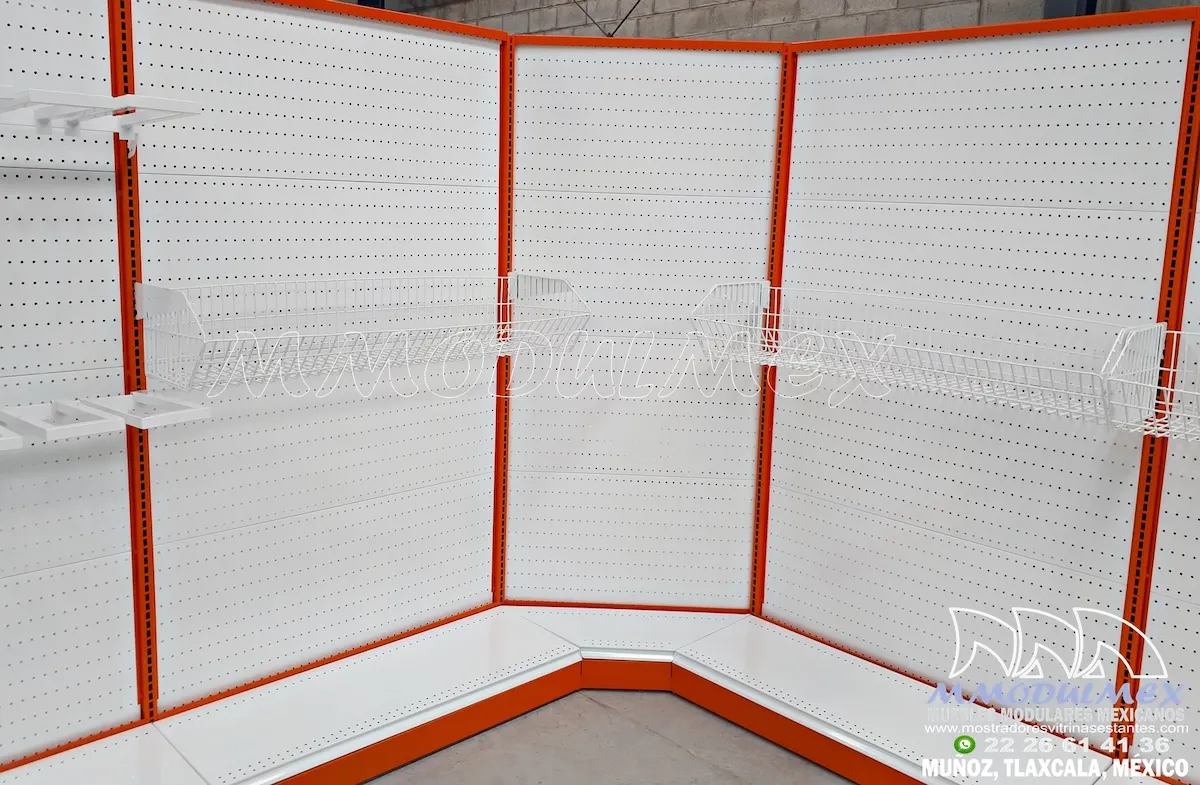 Góndolas metálicas con respaldo perforado